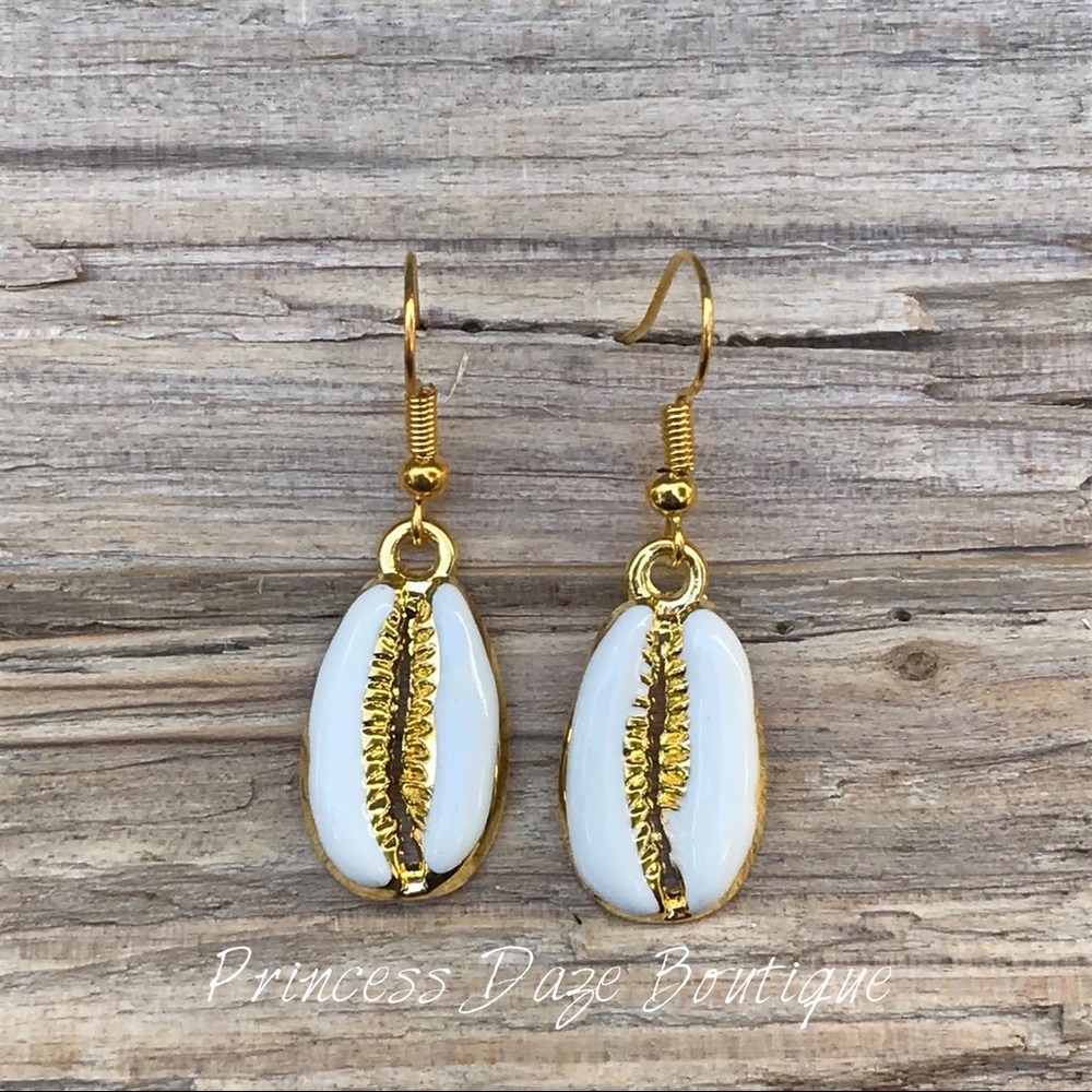 Gold White‎ Sea Shell Dangle Earrings